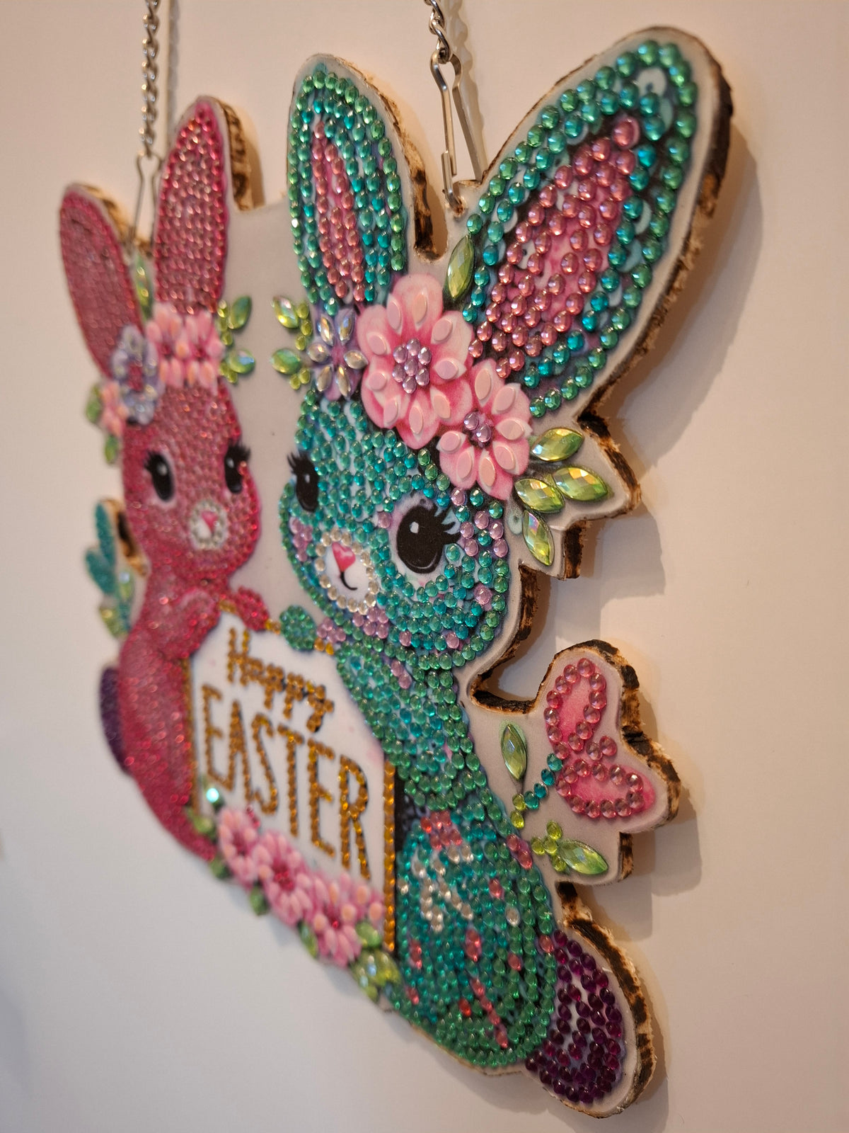 Oster-Türhänger „Happy Easter“ – Glitzerndes Diamond Painting Holzschild mit Osterhasen