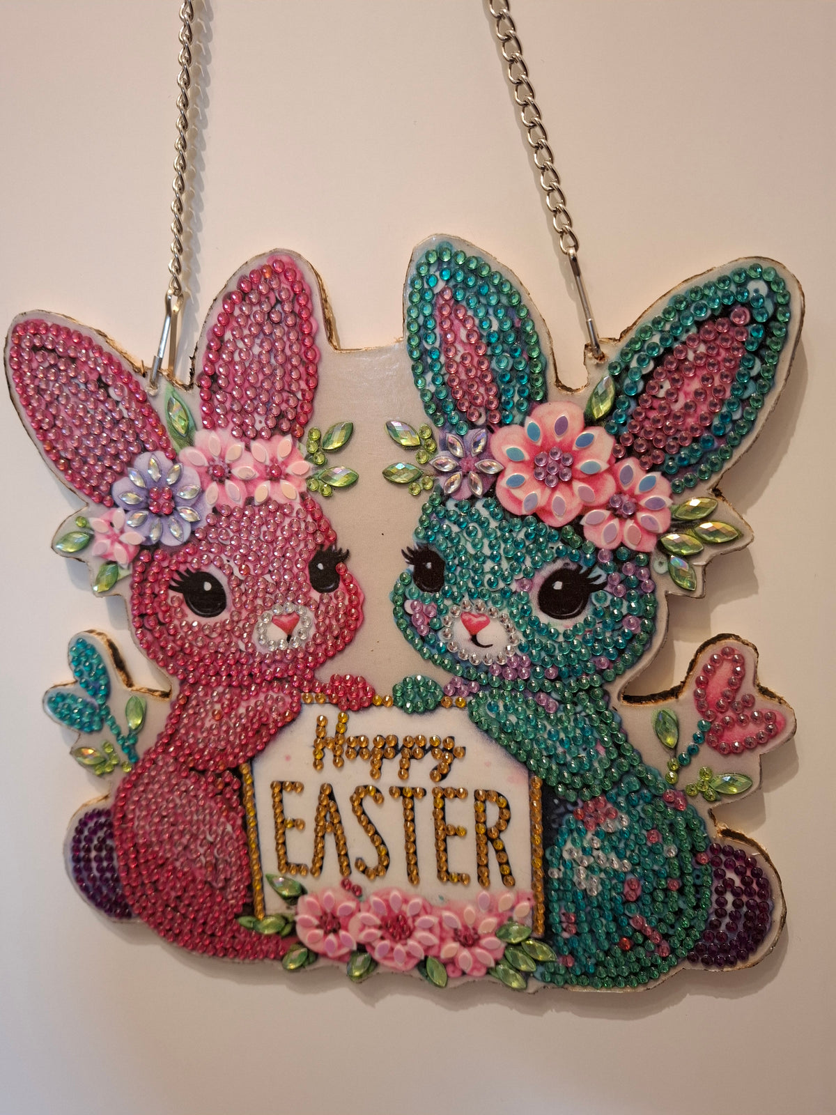 Oster-Türhänger „Happy Easter“ – Glitzerndes Diamond Painting Holzschild mit Osterhasen