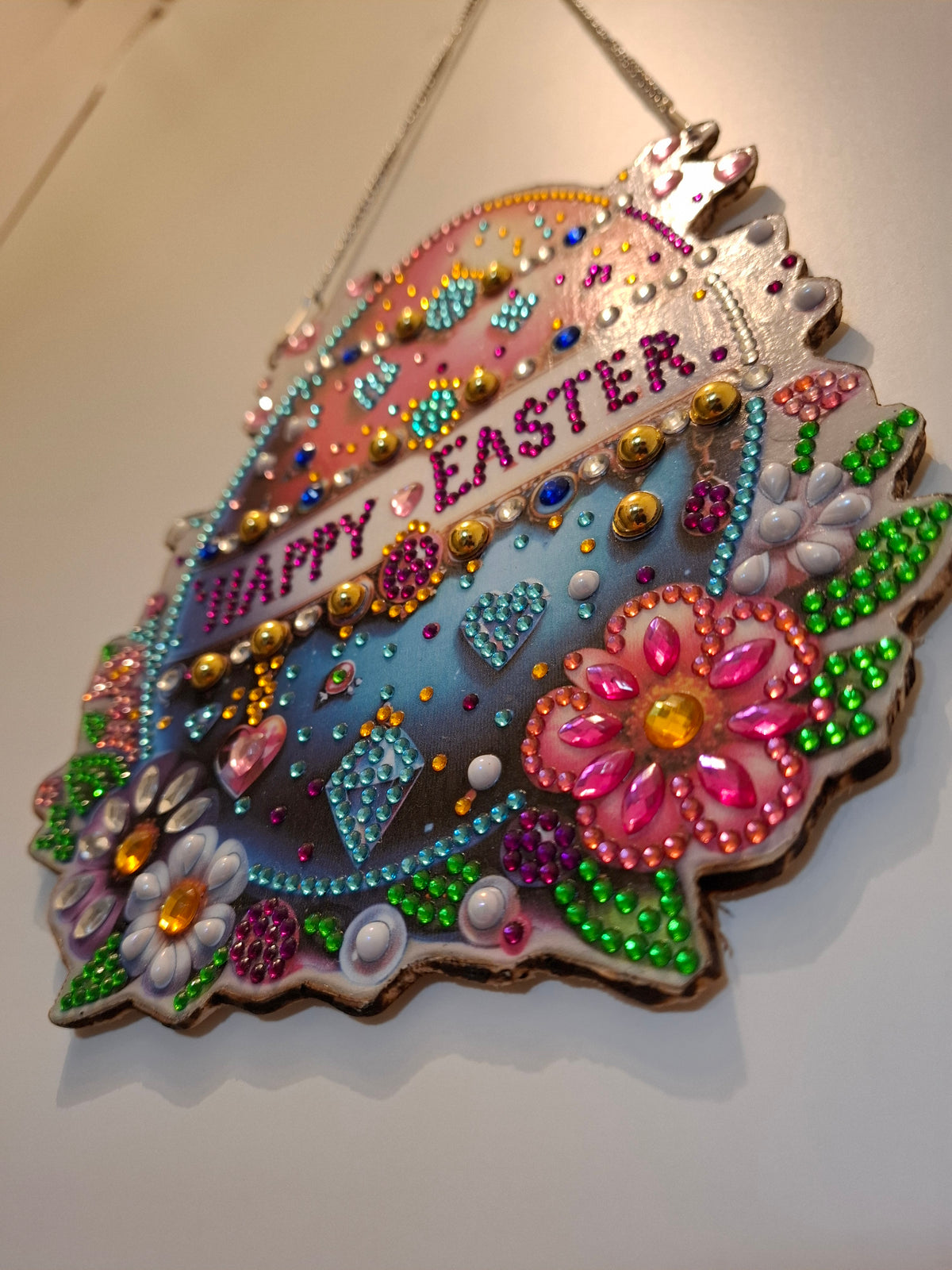 Diamond Painting Osterei „Happy Easter“ – Glitzerndes Wand- & Türschild mit Kette