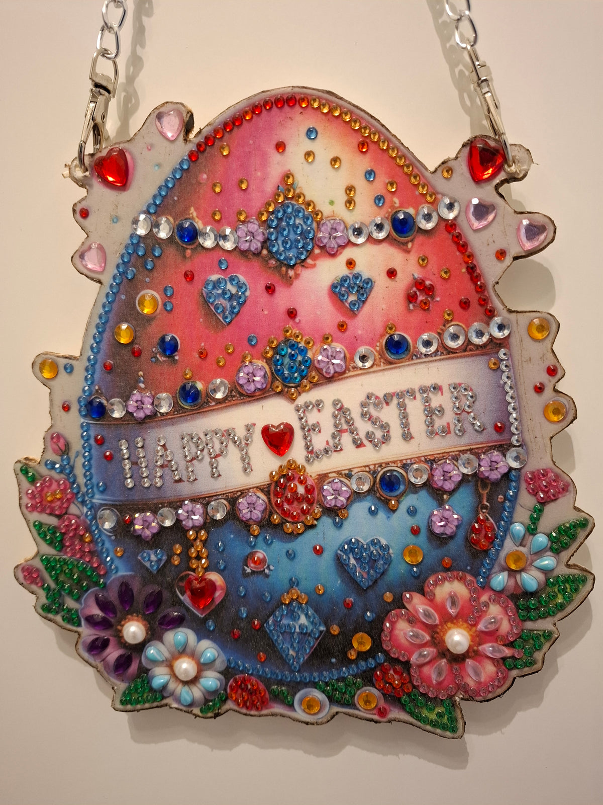 Diamond Painting Osterei-Türhänger „Happy Easter“ – Buntes Glitzer-Schild mit Blumen & Edelstein-Optik