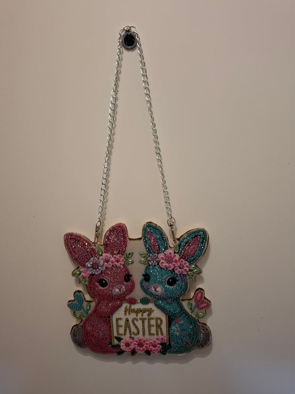 Diamond Painting Türhänger „Happy Easter“ – Glitzerndes Osterhasen-Paar mit Blumenkranz