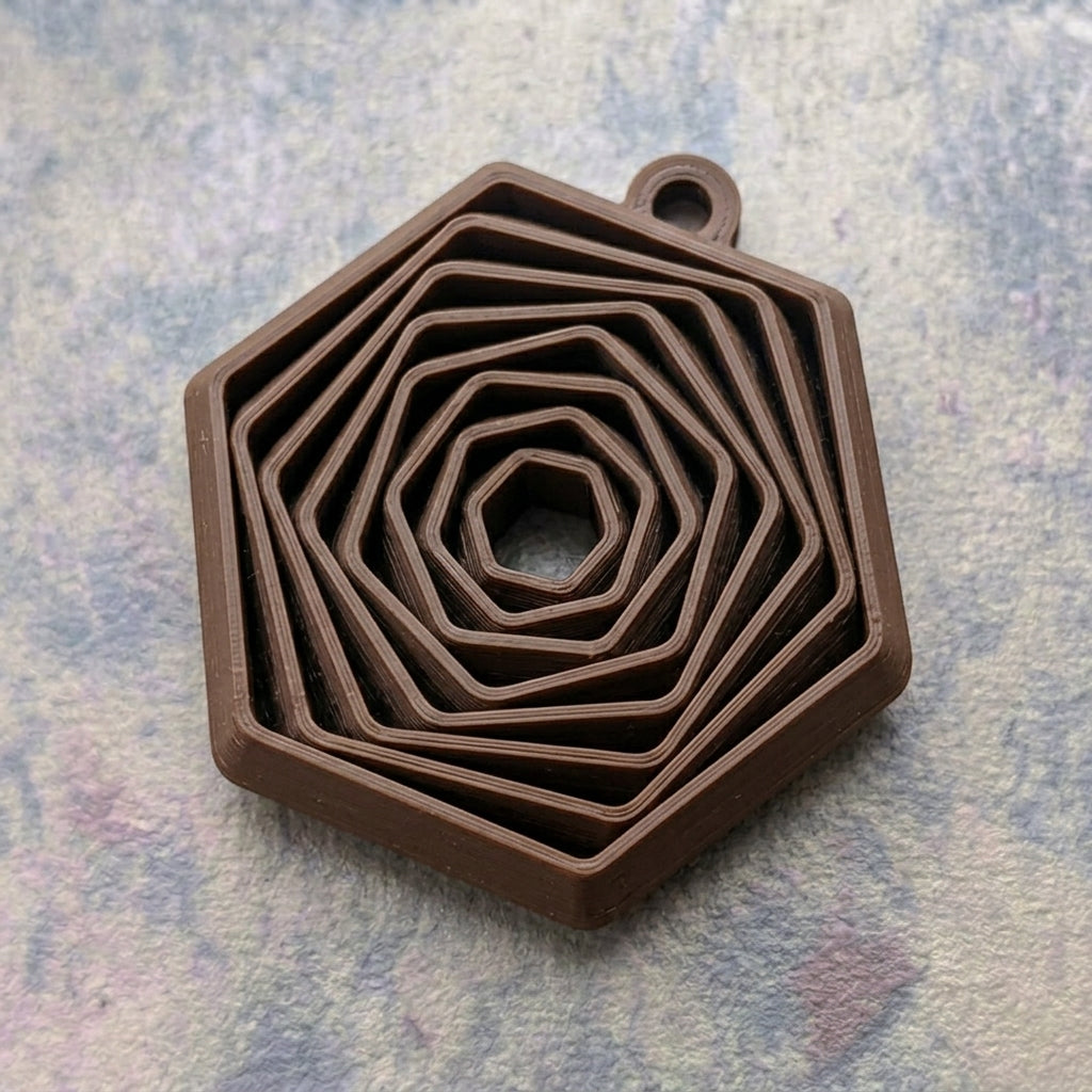 3D-Gedruckter Geometrischer Schlüsselanhänger (Hexagon-Spiraldesign)