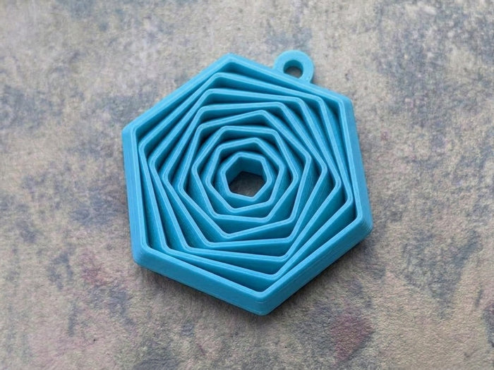 3D-Gedruckter Geometrischer Schlüsselanhänger (Hexagon-Spiraldesign)