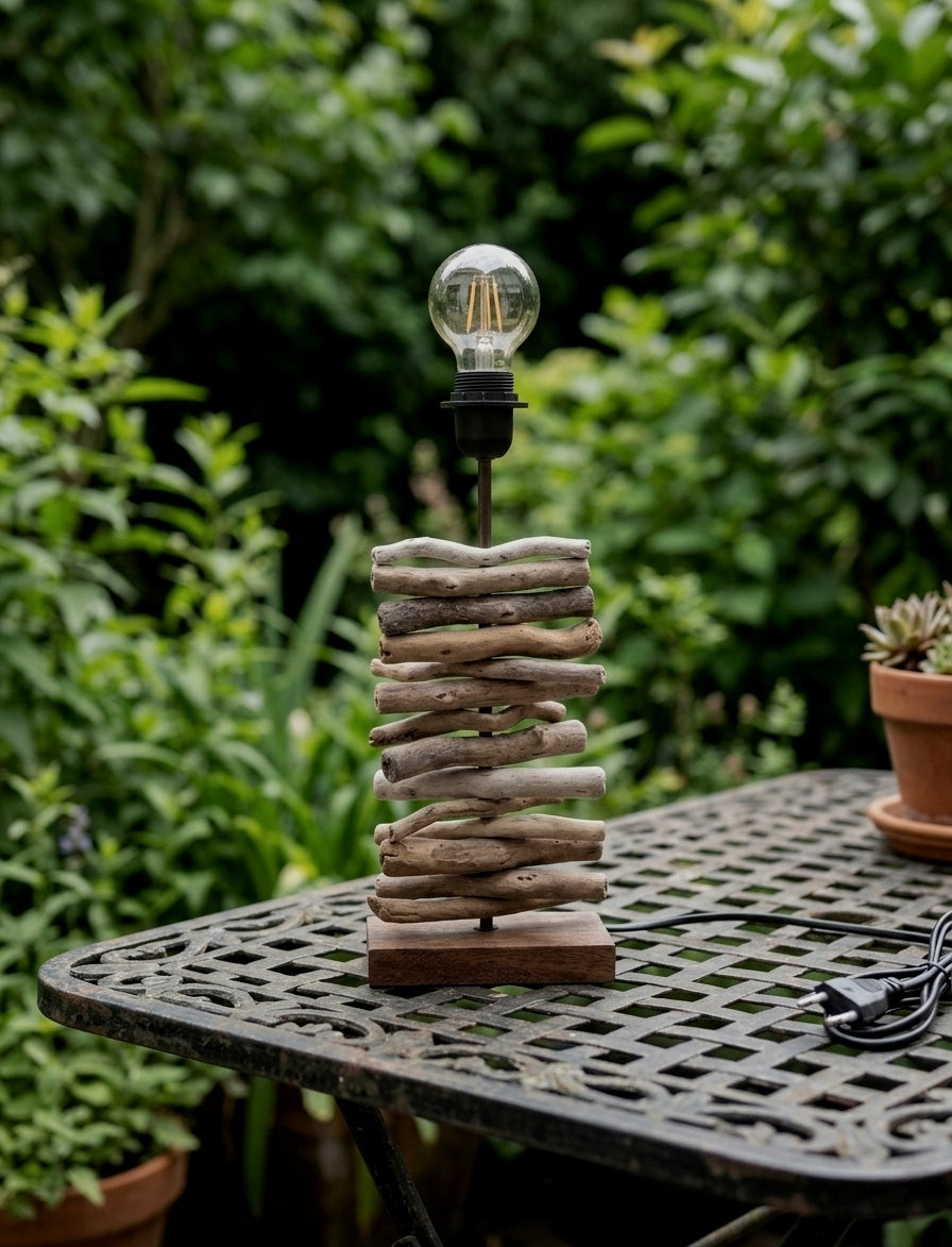 Handgefertigte Treibholz-Tischlampe (40 cm) im Boho- & Skandi-Stil